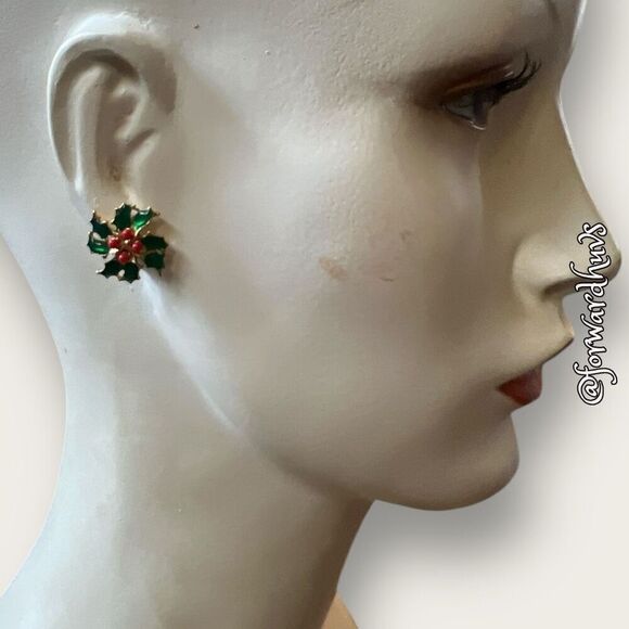 Bundle Sale 3 for $15 | Vintage Poinsettia Earrings - Picture 3 of 9